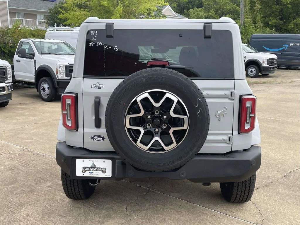 New 2026 Avalanche Gray Ford Outer Banks image 4