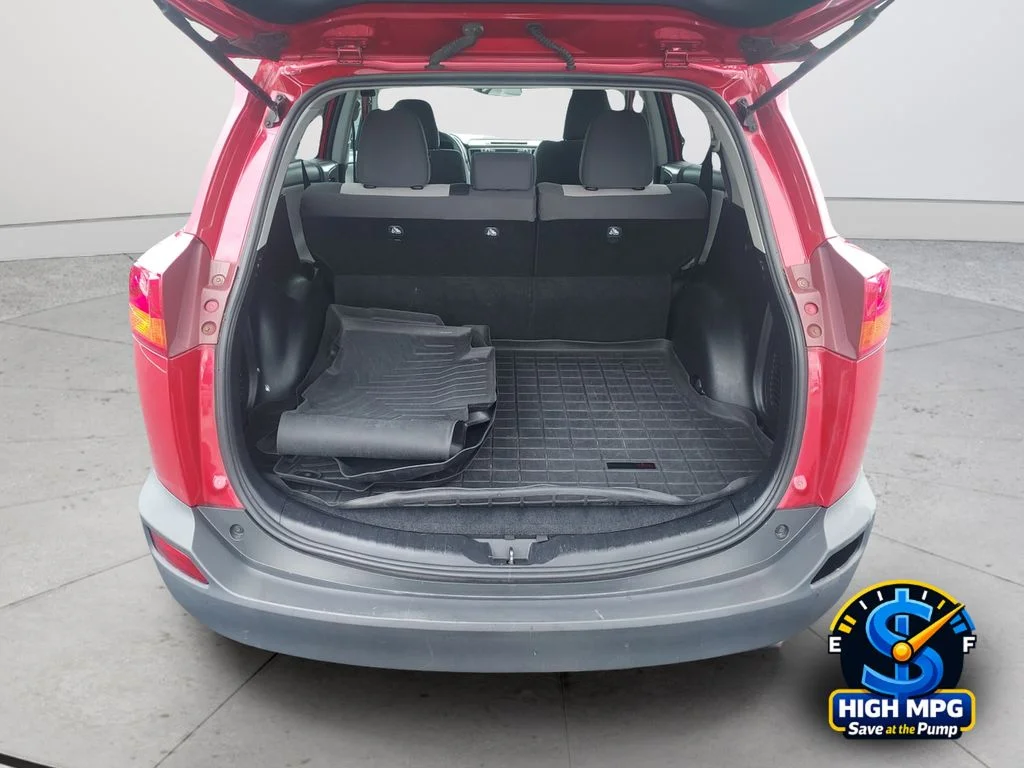 Used 2014 Red Toyota XLE image 33