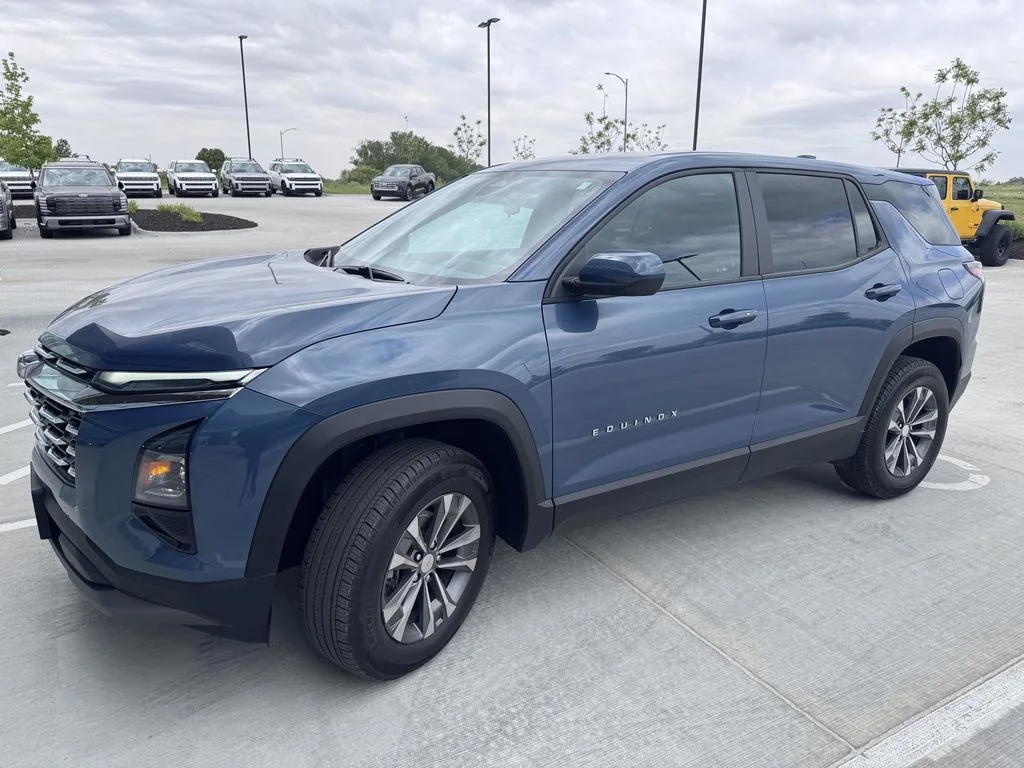 2025 Chevrolet Equinox AWD LT 1.5T's photo