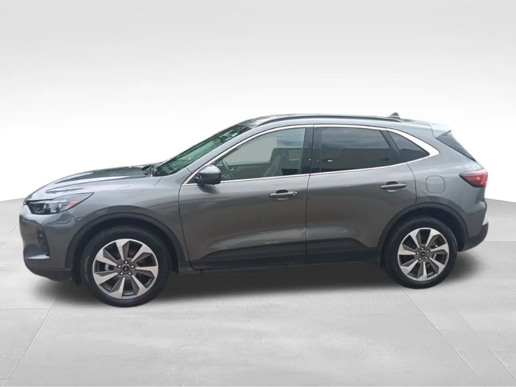 Used 2024 Carbonized Gray Metallic Ford Platinum image 4
