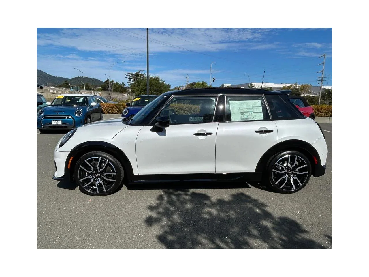 New 2026 Nanuq White Metallic MINI ICONIC image 2