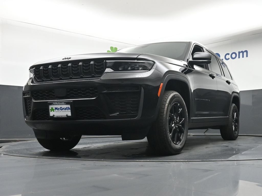 New 2026 Diamond Black Crystal Pearl-Coat Exterior Paint Jeep Altitude image 7