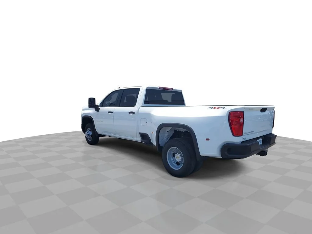 New 2026 Summit White Chevrolet WT image 6