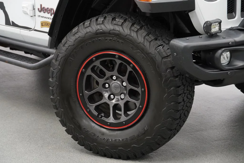 Used 2023 White Jeep Rubicon image 4