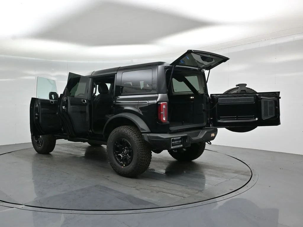 New 2026 Shadow Black Ford Badlands image 34