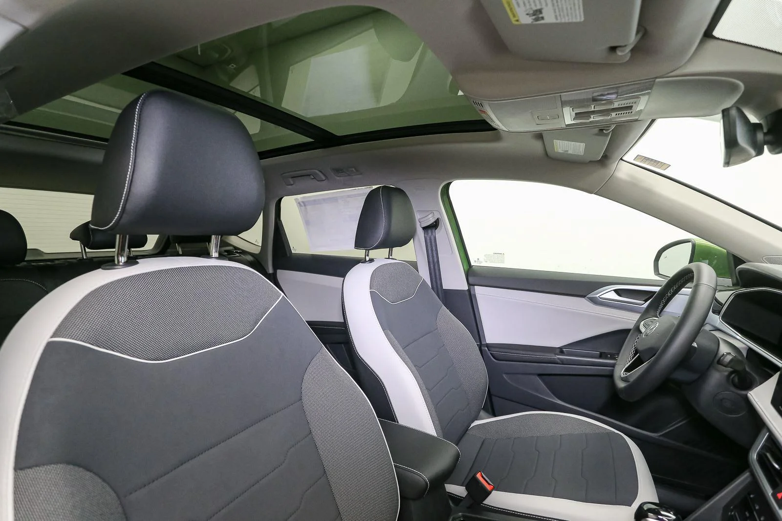 New 2026 Bright Moss Green Metallic Volkswagen SE image 14