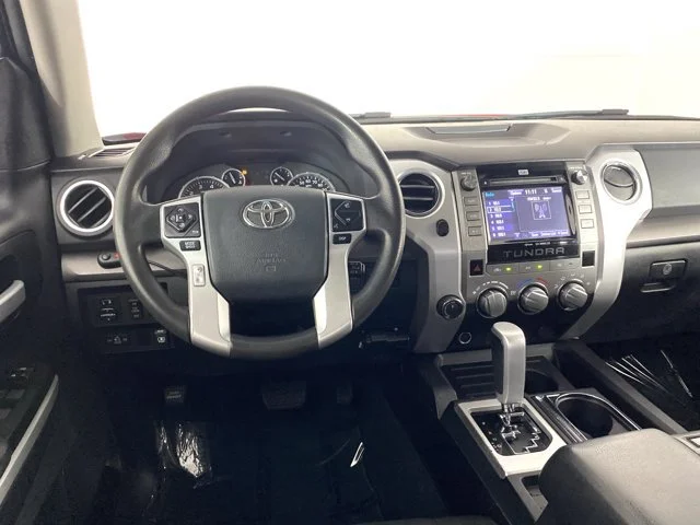 Used 2014 Red Toyota SR5 image 17