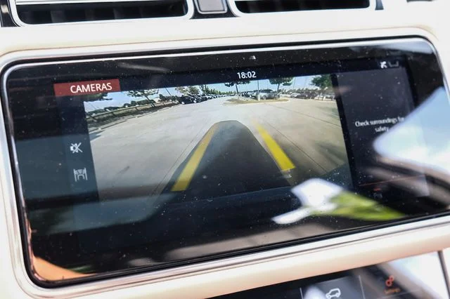 Used 2019 White Land Rover 5.0L V8 Supercharged image 28