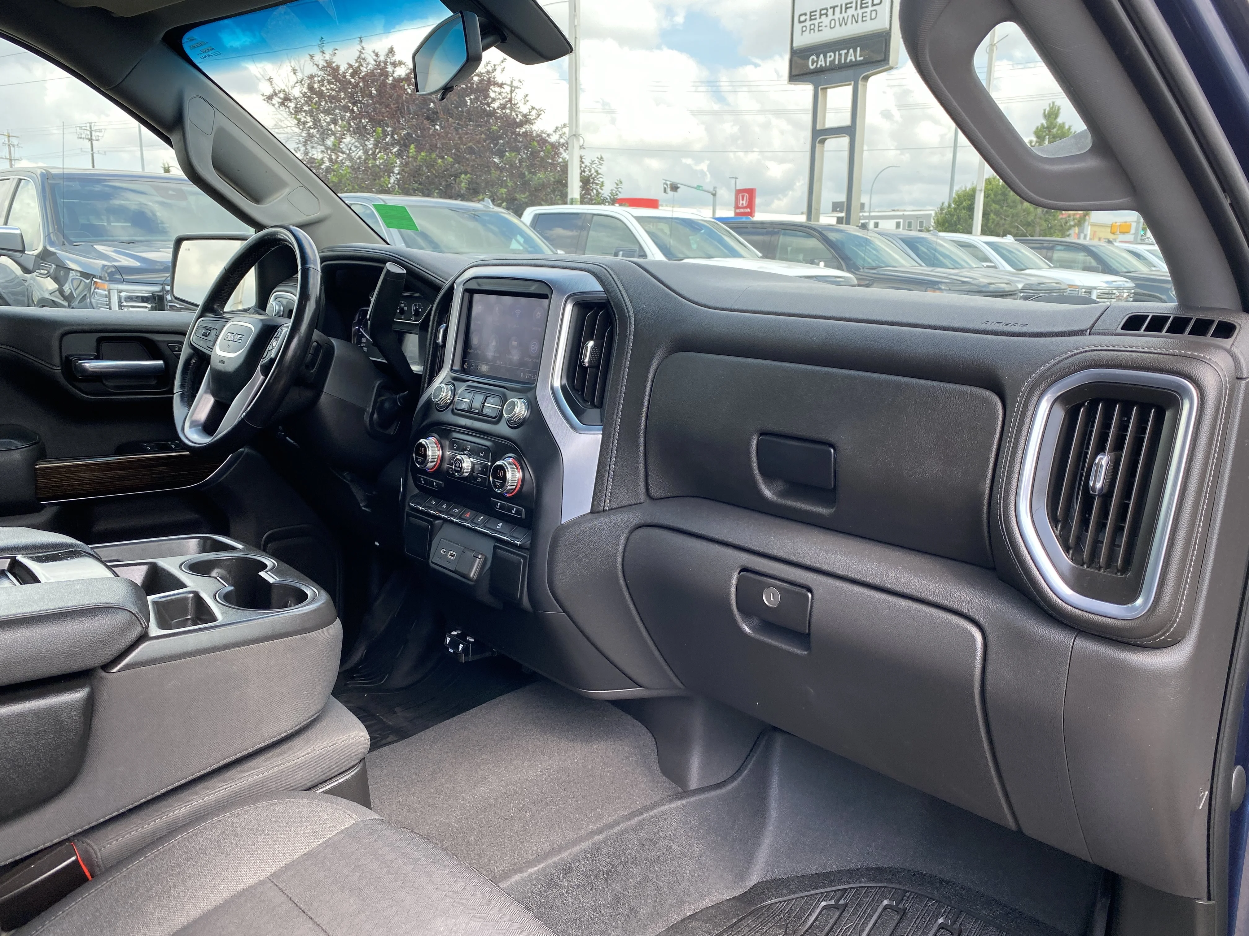 Used 2022 Blue GMC Crew Cab SLE image 19