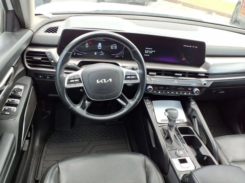Used 2024 Glacial White Pearl Kia S image 7