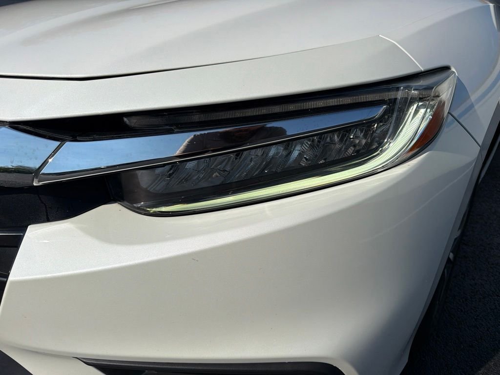 Certified Used 2019 White Orchid Pearl Honda Touring image 9