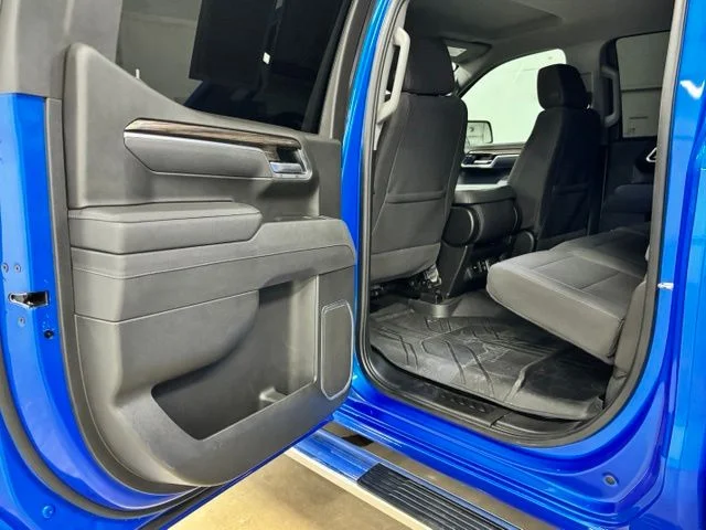 Used 2025 Blue Chevrolet RST image 19