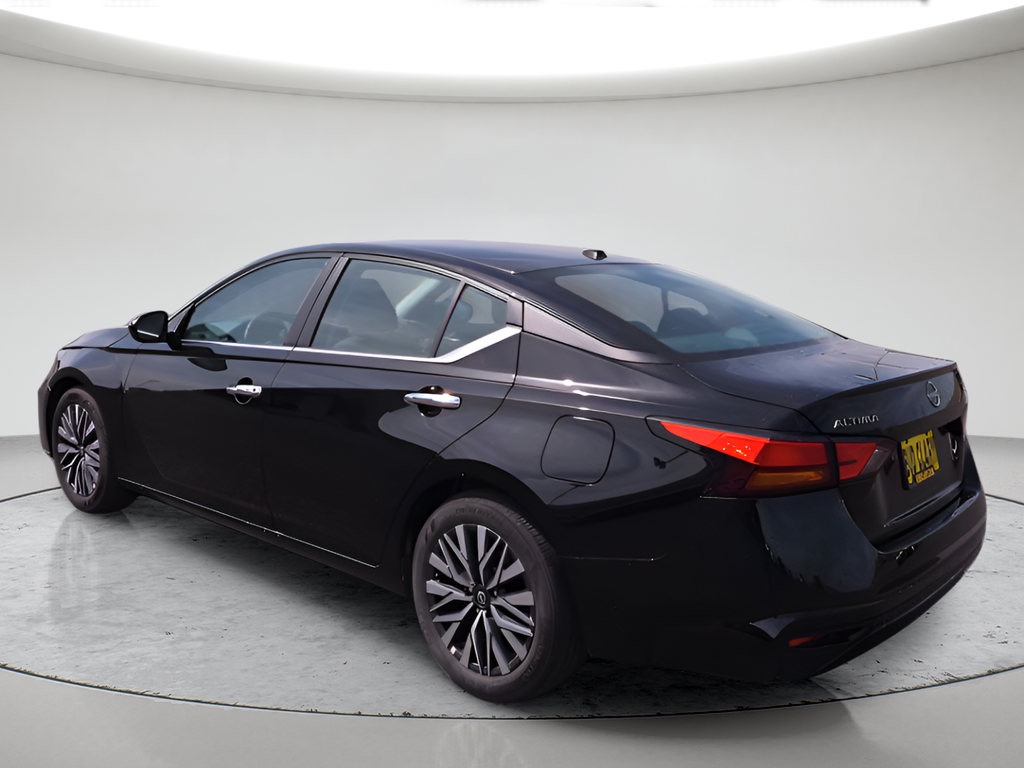 Used 2025 Black Nissan 2.5 SV image 3