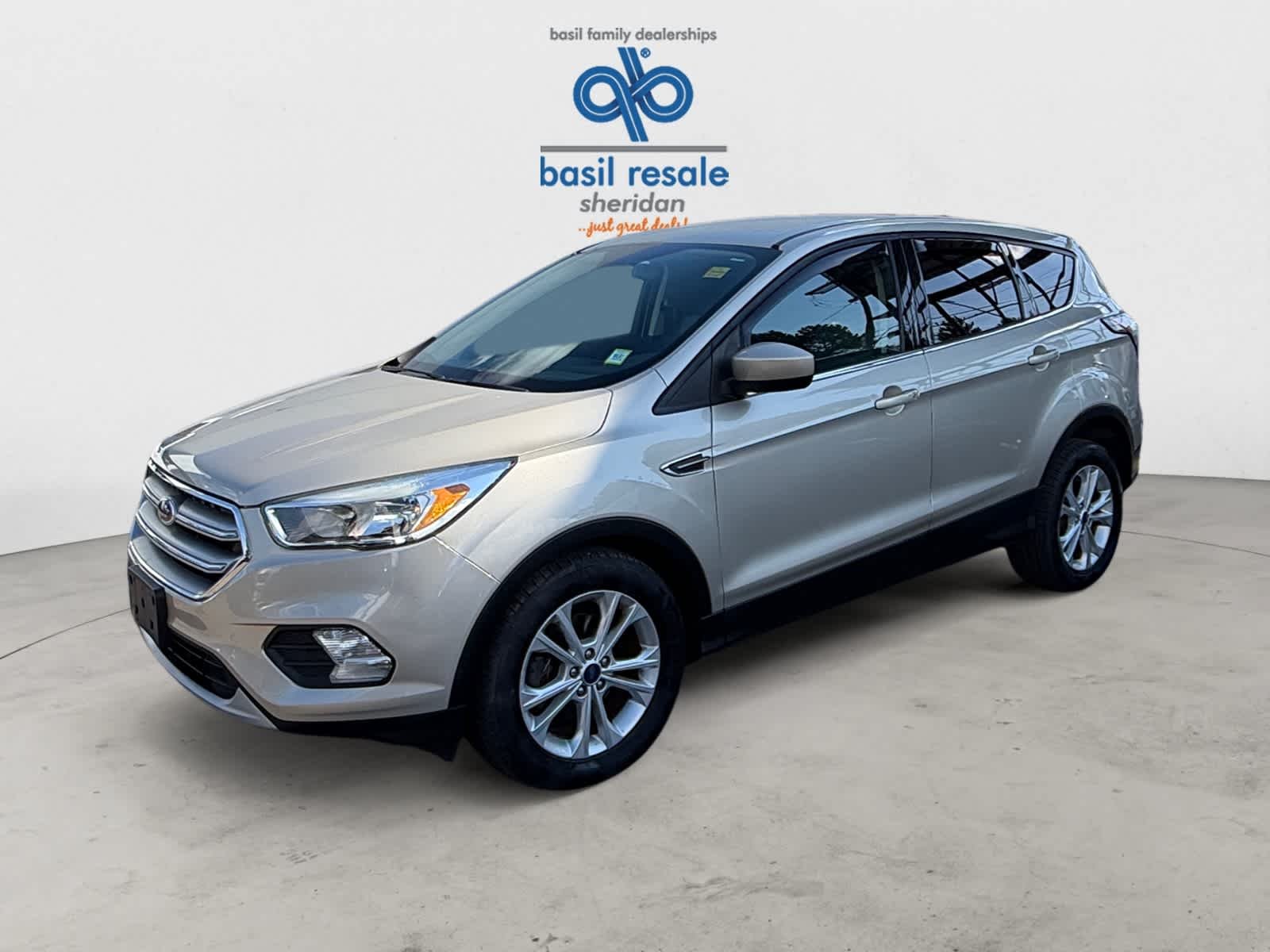 Used 2017 White Gold Ford SE image 2