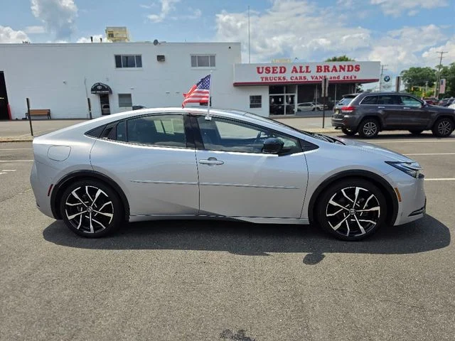 Used 2024  Toyota XSE Premium image 8