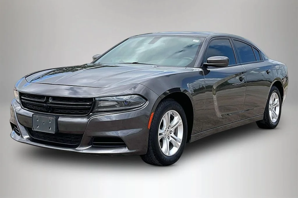 Certified Used 2022 Gray Dodge SXT image 2
