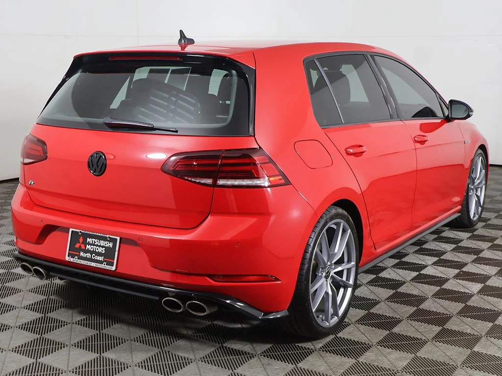 Used 2019 Red Volkswagen DCC & Navigation 4Motion image 11