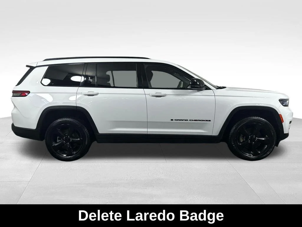 Used 2023 Bright White Clearcoat Jeep Altitude image 13