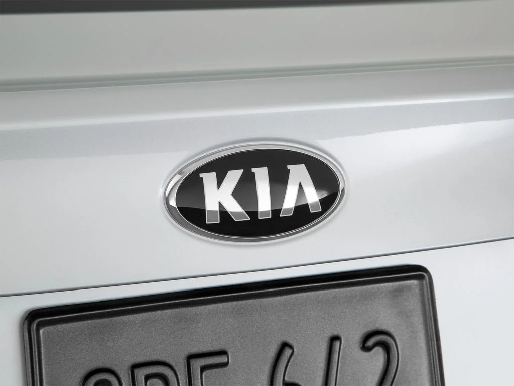 Used 2017 Silver Kia LX image 50