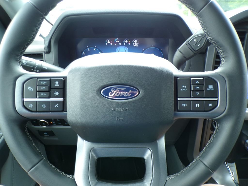 New 2026 Oxford White Ford XLT image 14