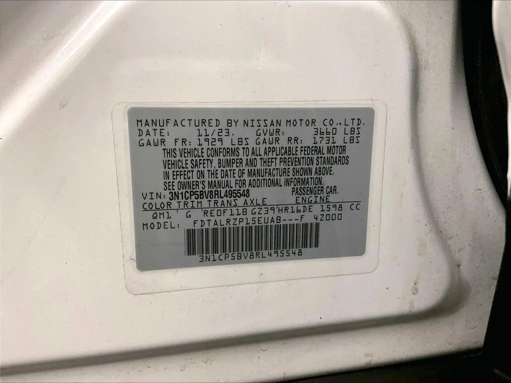 Used 2024 White Nissan S image 39