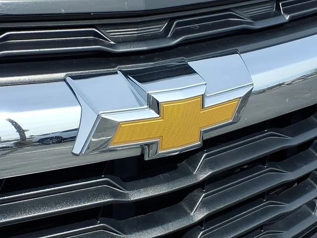 Used 2025 Mosaic Black Metallic Chevrolet LT image 24