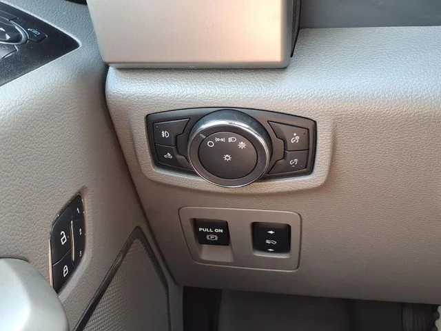 Used 2018 Gray Ford Lariat image 25