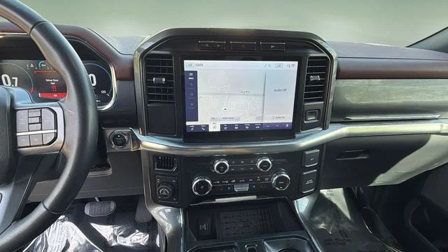 Used 2023 White Ford Lariat image 27