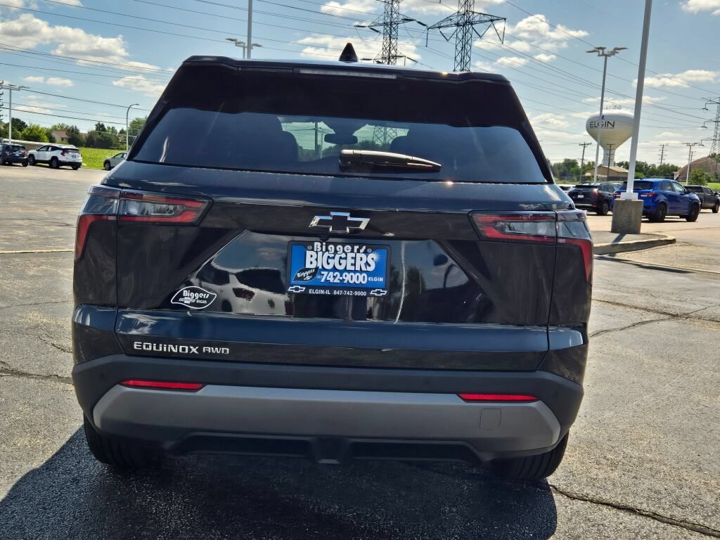 2027 Chevrolet Equinox LT - Photo 11