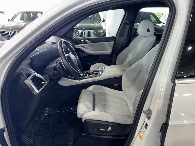 Certified Used 2024 Not Available BMW sDrive40i image 19