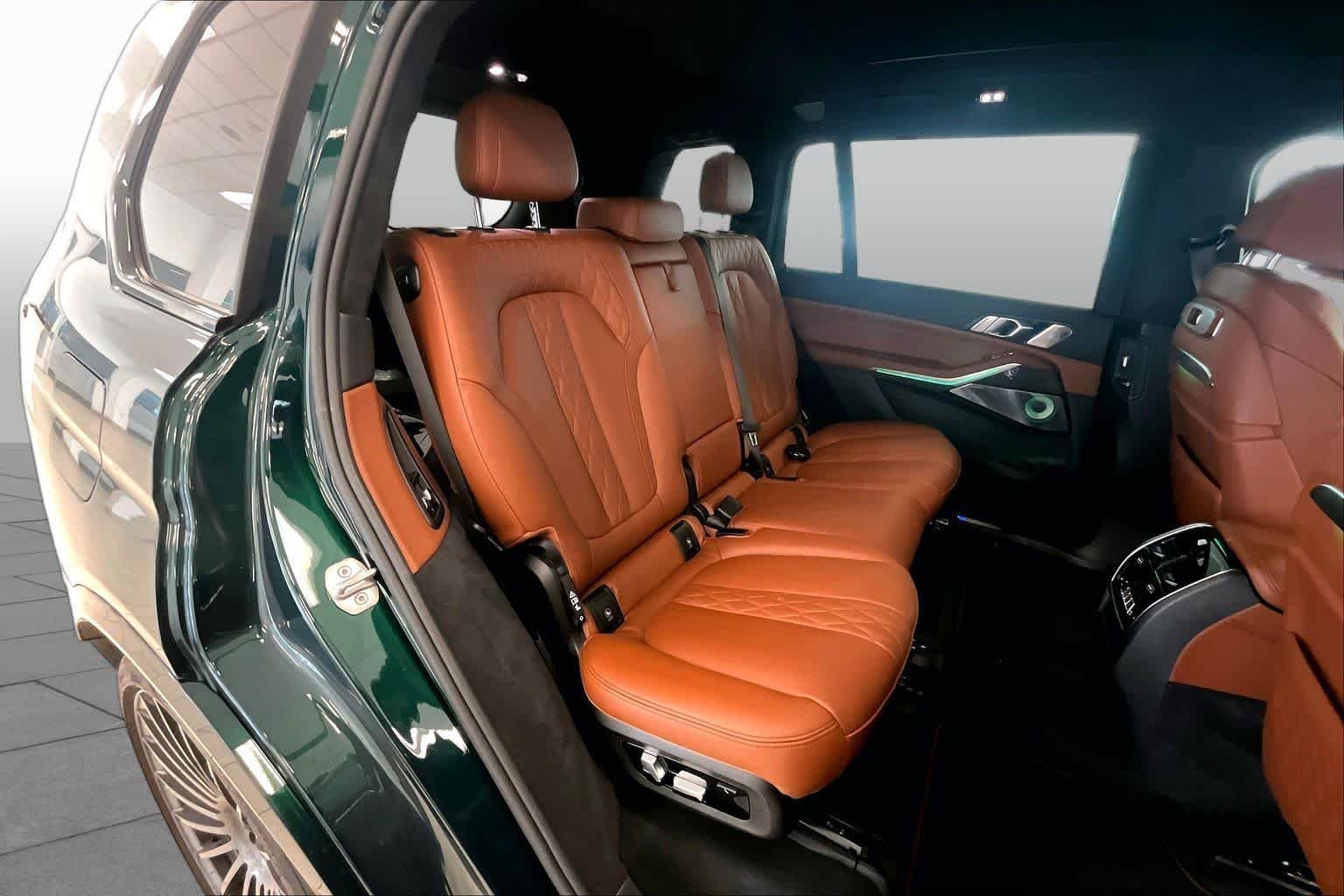 Used 2025 ALPINA Green Metallic BMW ALPINA XB7 image 19