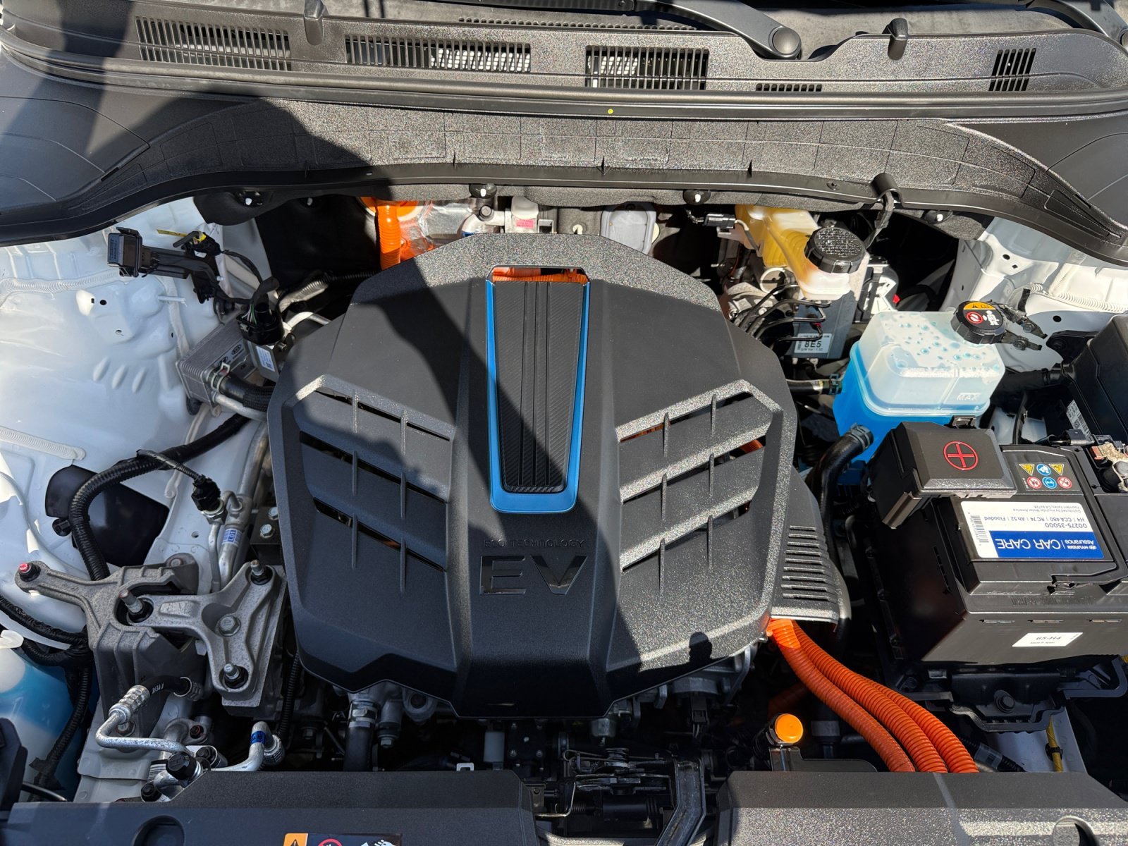 Certified Used 2023 Lunar Hyundai Limited image 20