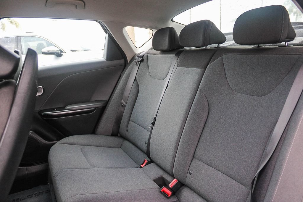 Used 2025 Blue Kia LXS image 18