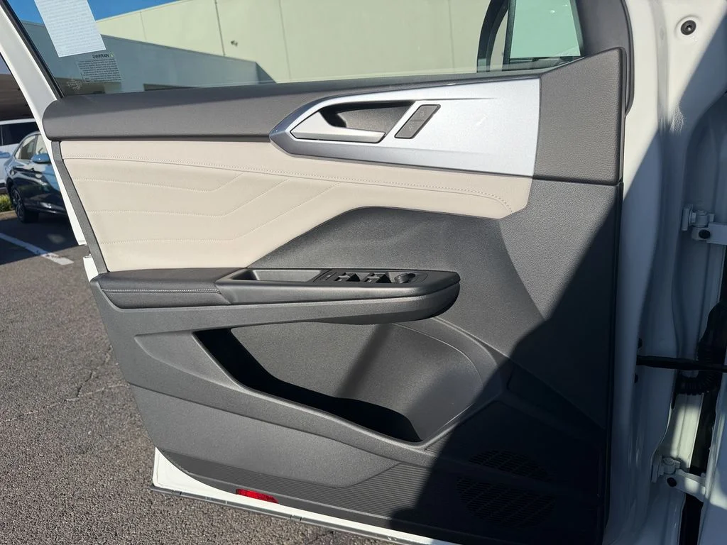 New 2026 Pure White Volkswagen 1.5T SEL image 13