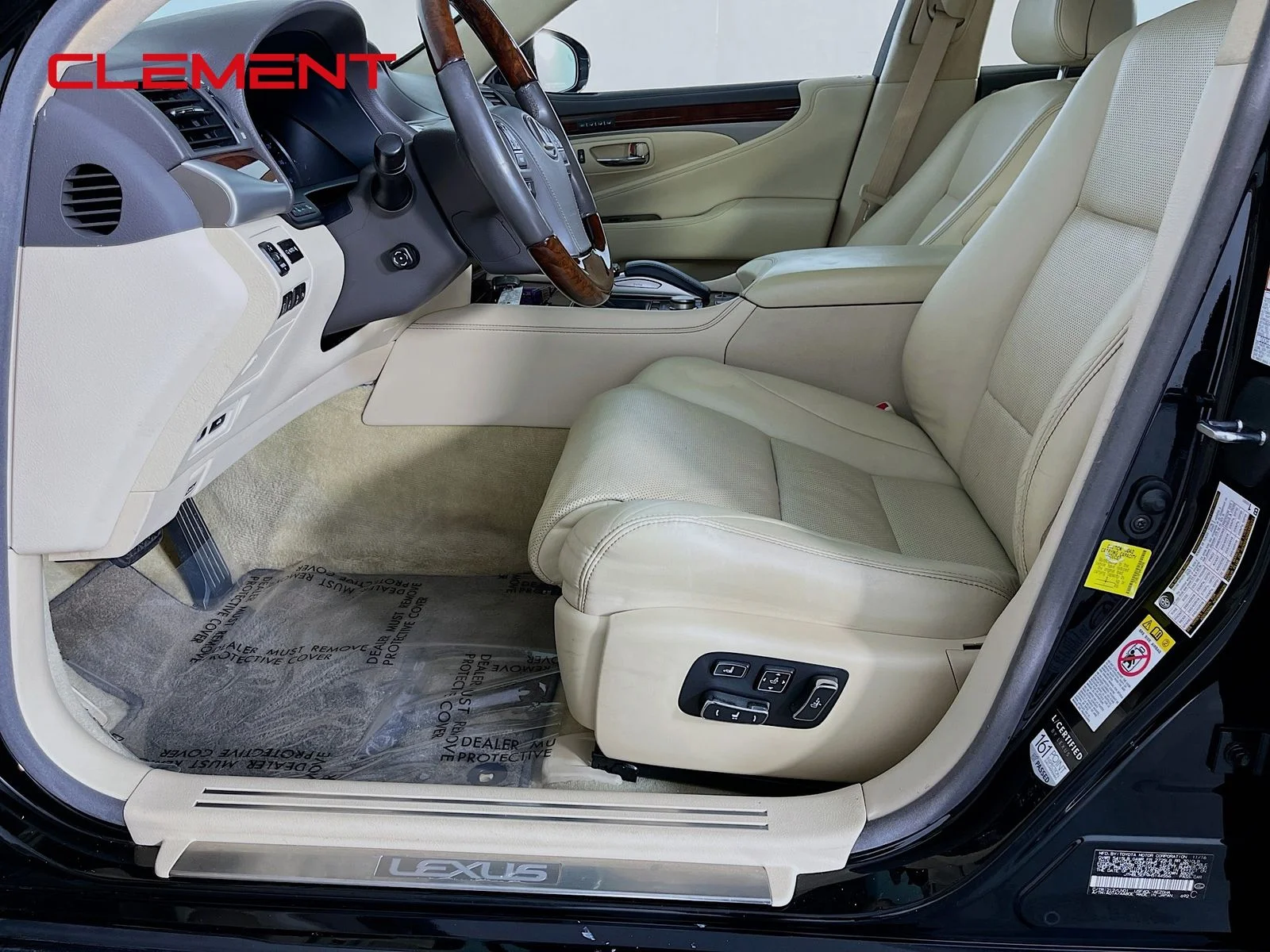 Used 2017 Black Lexus 460 image 28