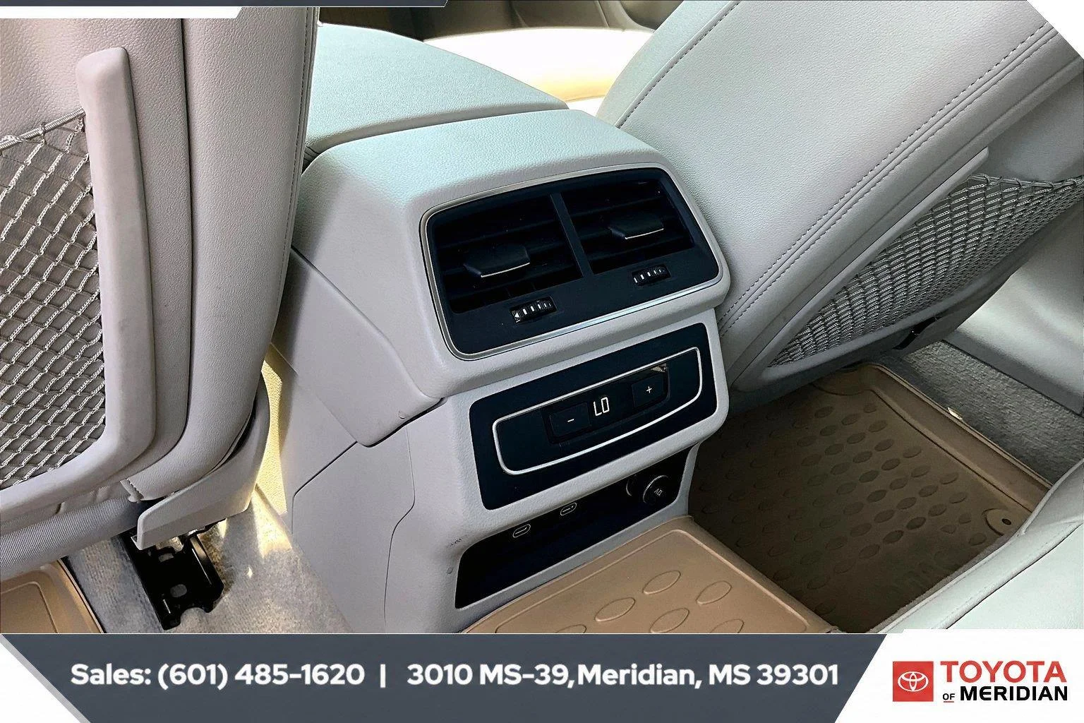 Used 2023 Ibis White Audi Premium image 23