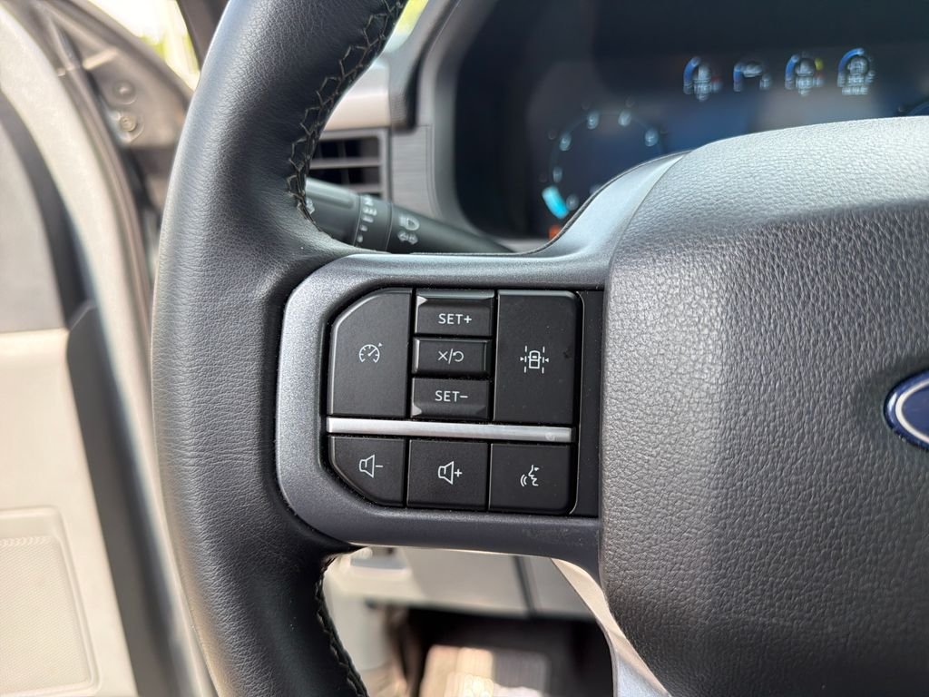 Used 2025 Silver Metallic Ford XLT image 33