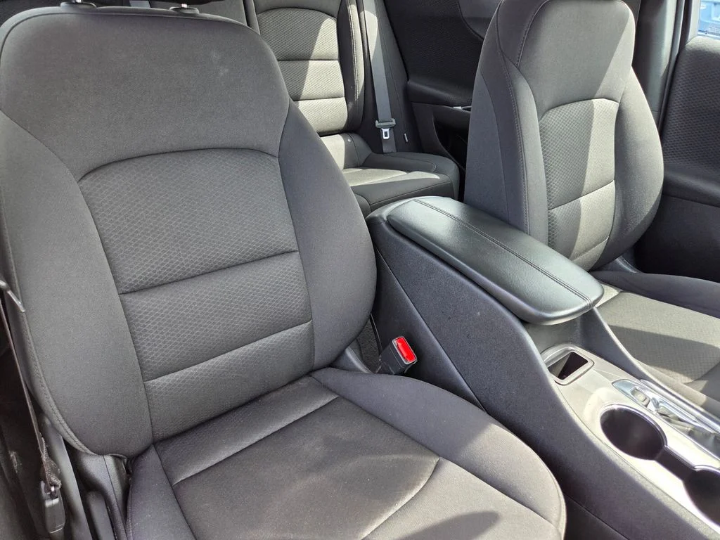 Used 2025 Black Chevrolet LT image 27