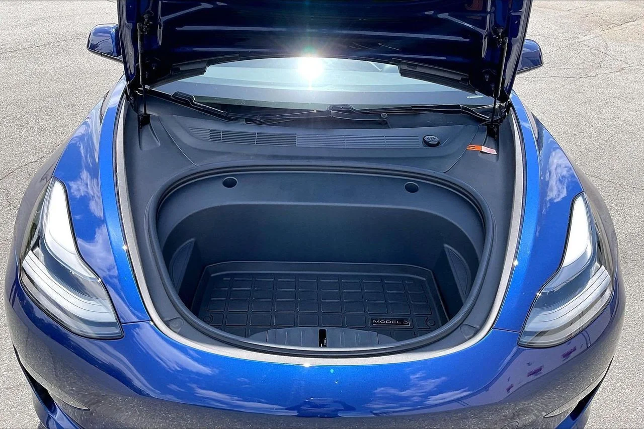 Used 2021  Tesla Standard Range Plus image 39
