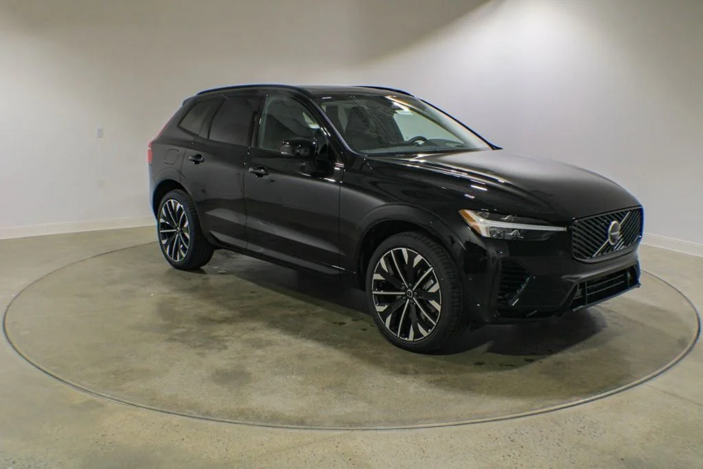 New 2026 Onyx Black Metallic Volvo T8 Ultra image 7