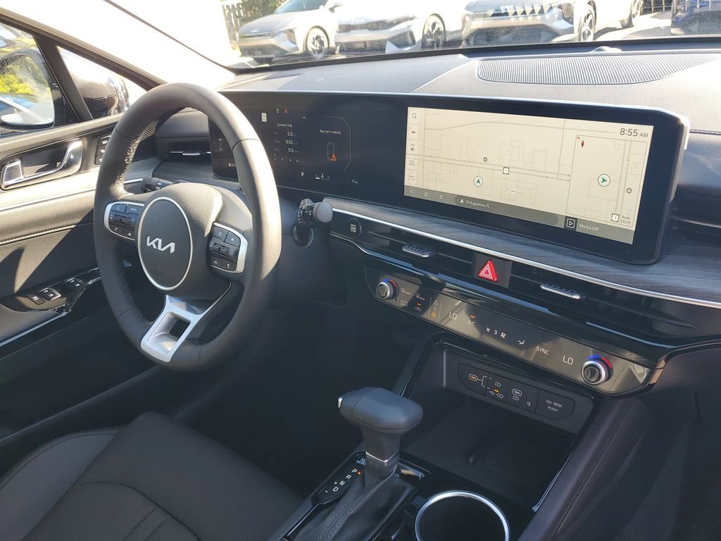 2026 Kia K5 EX - Photo 8