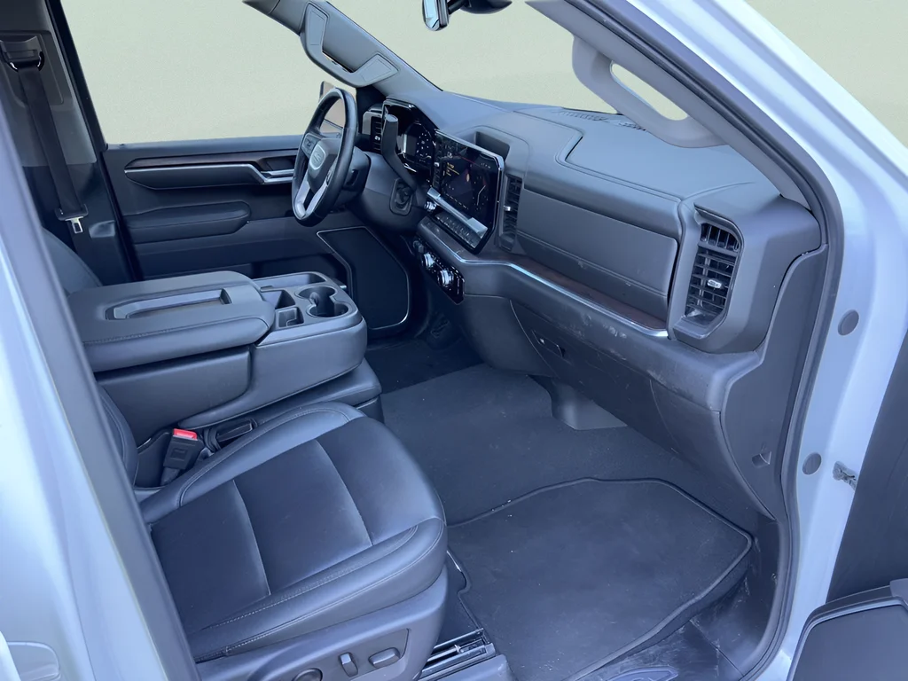 Used 2025 Summit White GMC SLT image 36