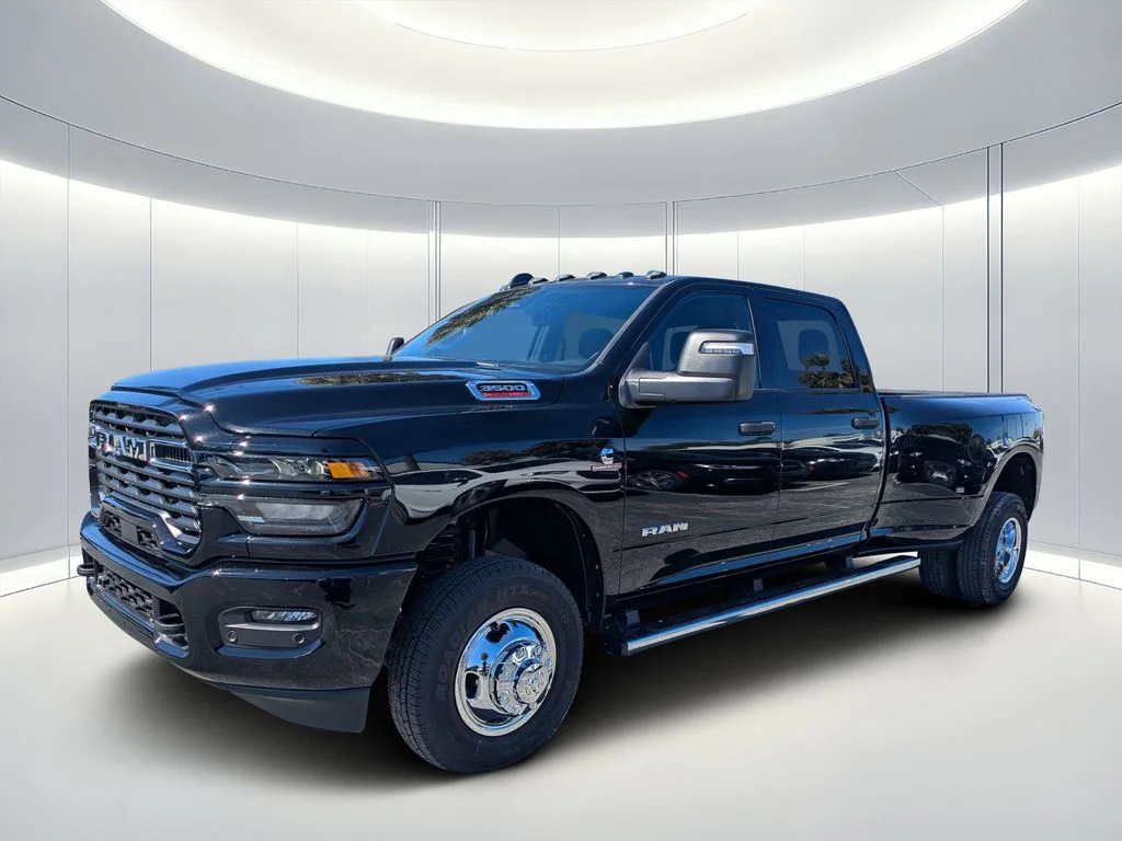 New 2026 Diamond Black Crystal Pearl-Coat Exterior Paint RAM Big Horn image 8