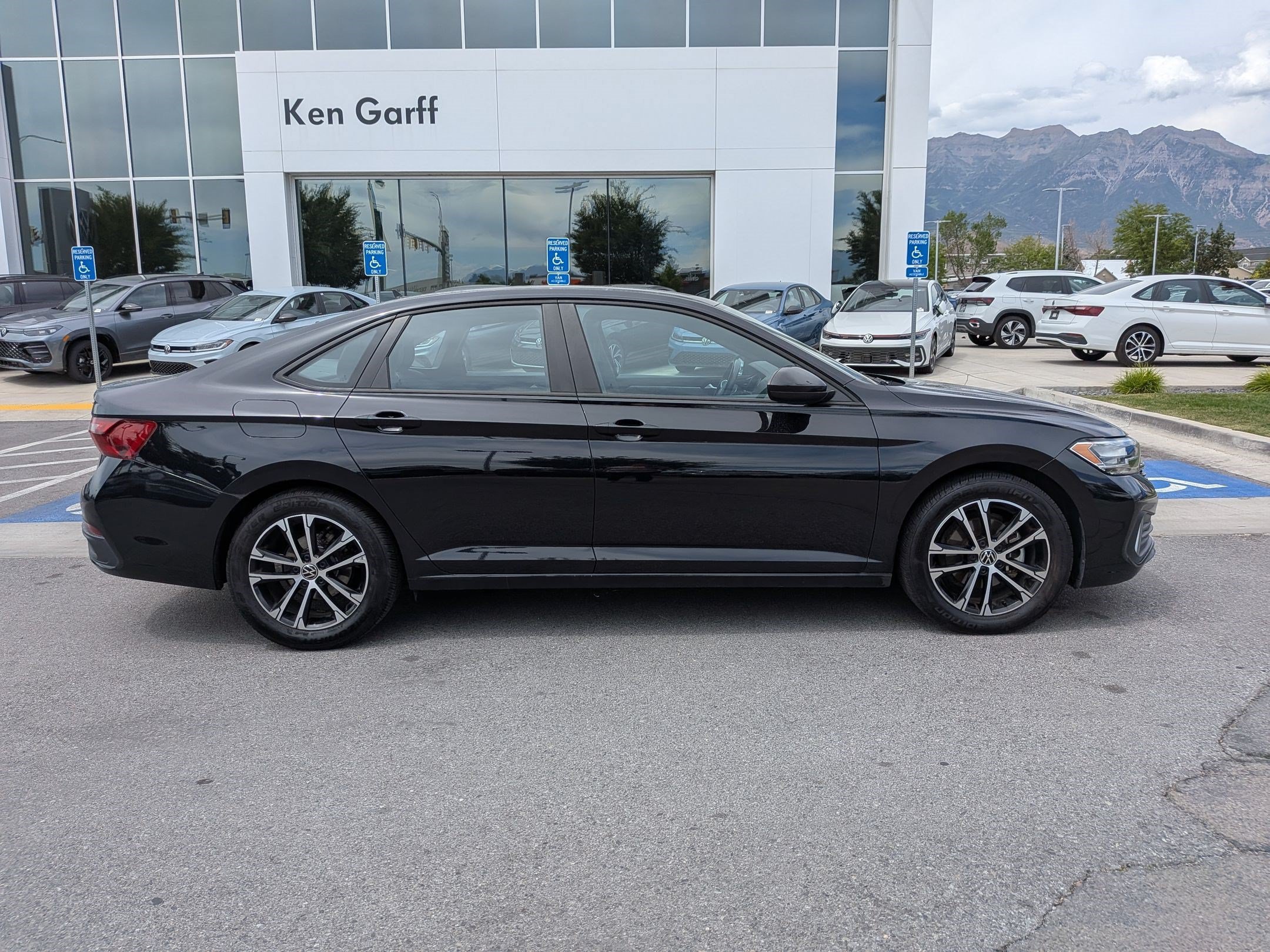 Used 2022 Deep Black Pearl Volkswagen Sport image 2