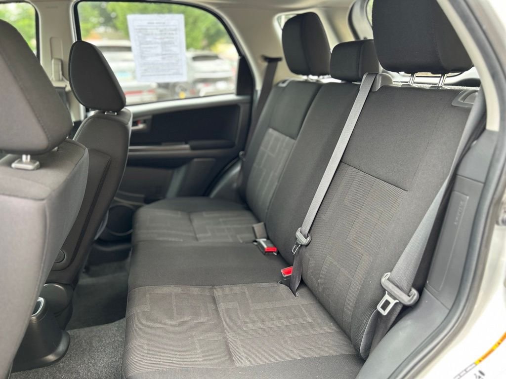 Used 2011 Silver Suzuki Premium image 17