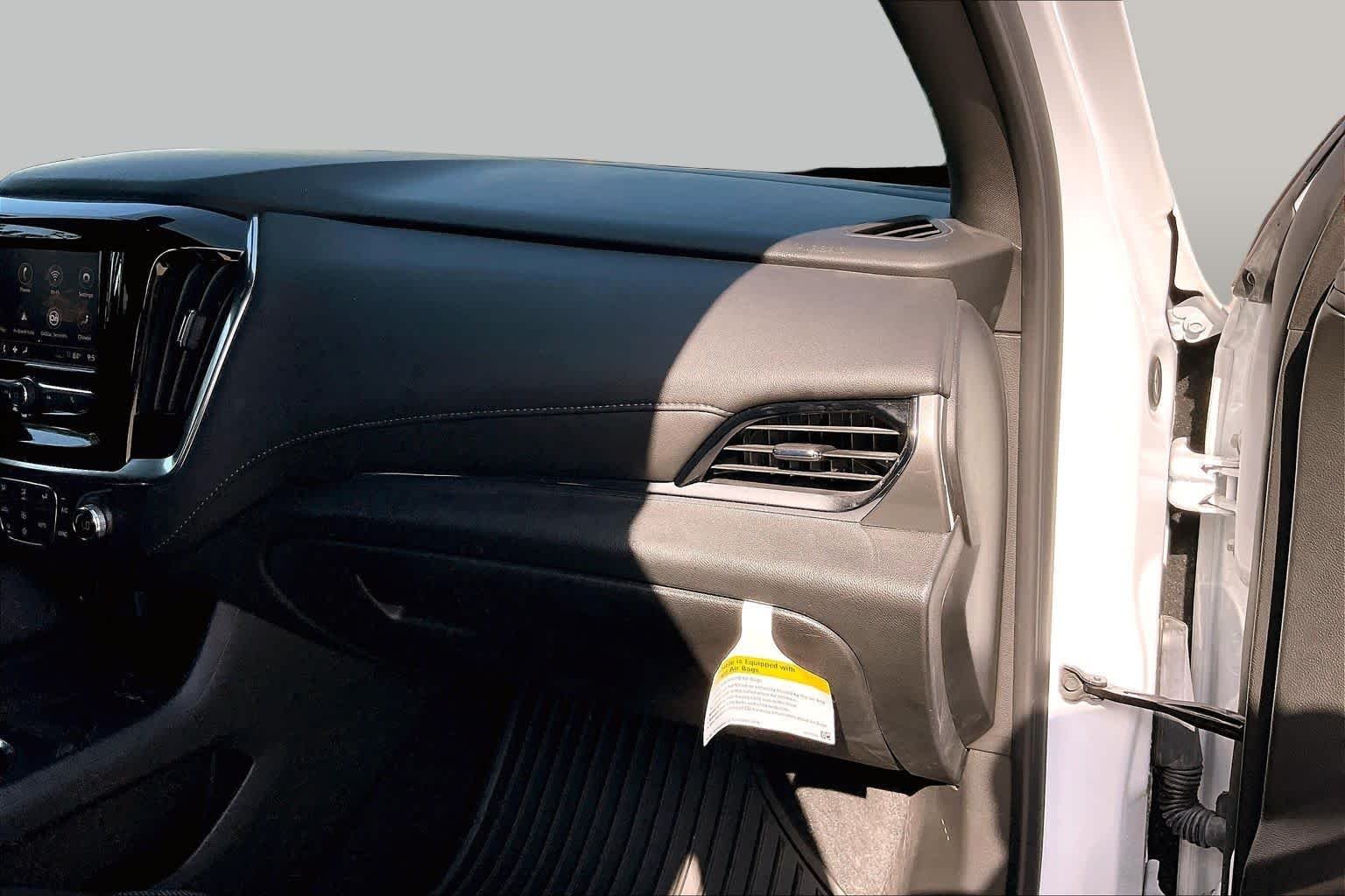 Used 2023 Summit White Chevrolet LT Cloth image 16