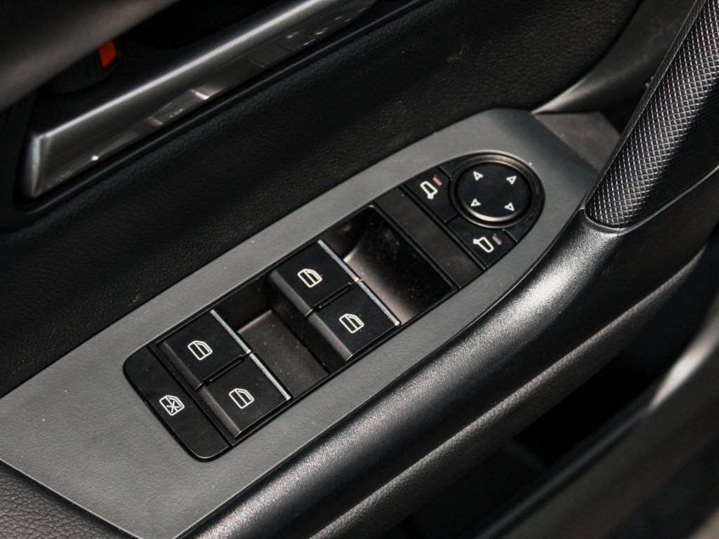 Used 2026 Machine Gray Metallic Mazda Premium image 9