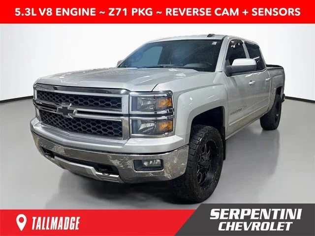 Used 2015 SILVER ICE METALLIC Chevrolet LT image 1