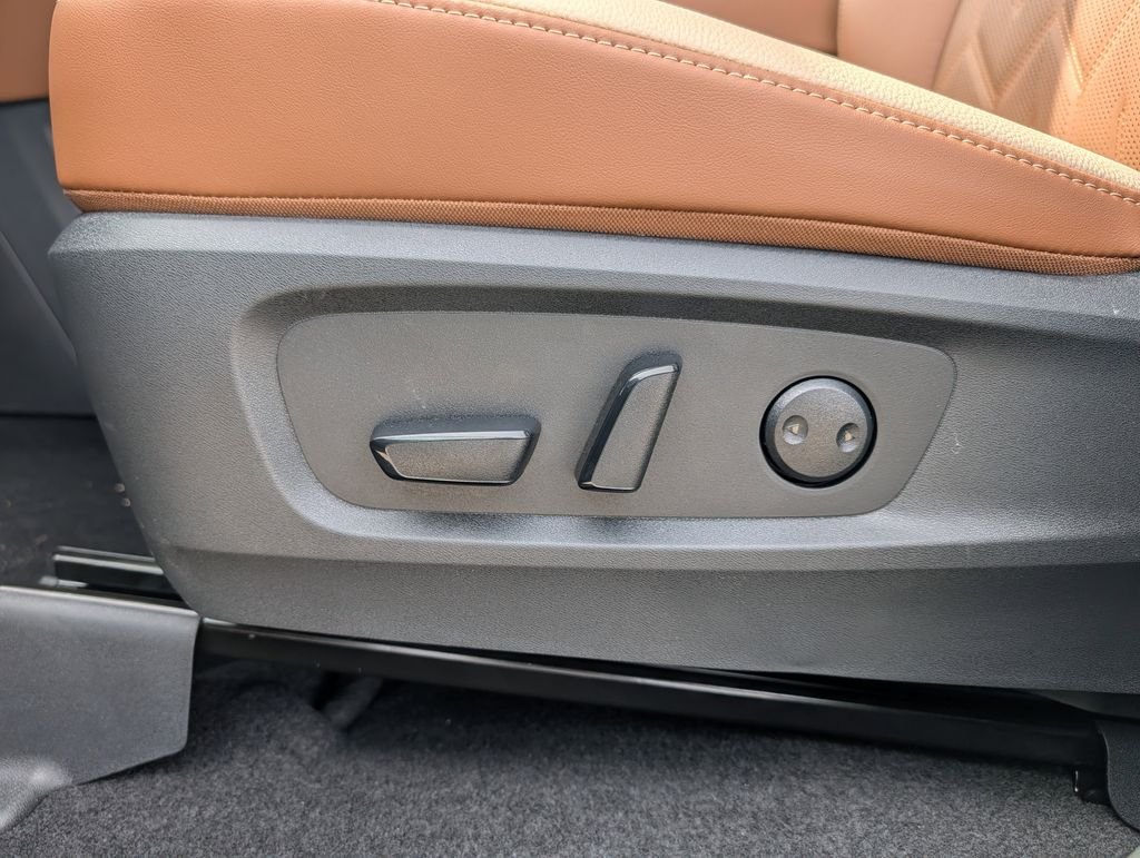 Used 2026 Gray Nissan Platinum image 15
