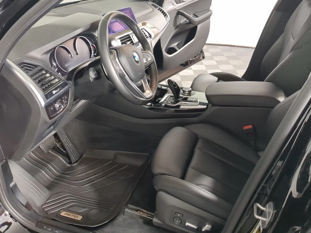 Used 2020 Black BMW xDrive30i image 10